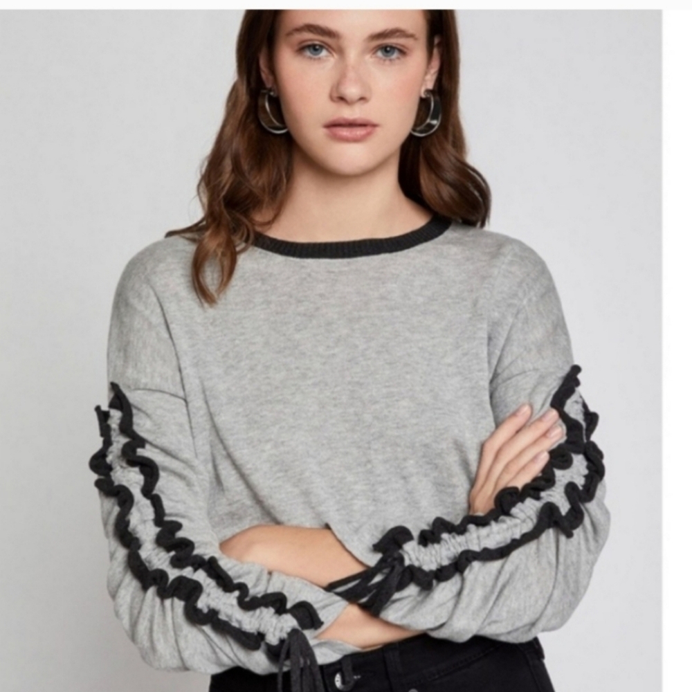 BCBGeneration Grey Cropped Sweater Sz S
